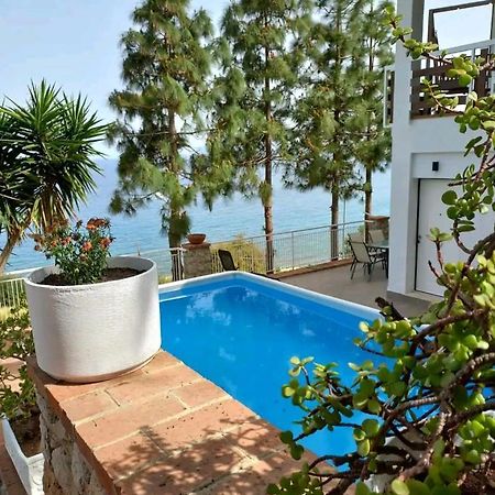 Villa'S Apartment On The Beach, Swimming Pool A/C 팔레르모 외부 사진