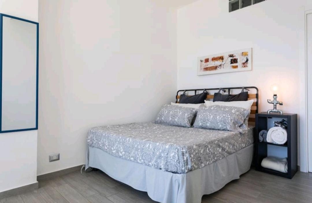 Villa'S Apartment On The Beach, Swimming Pool A/C 팔레르모 외부 사진