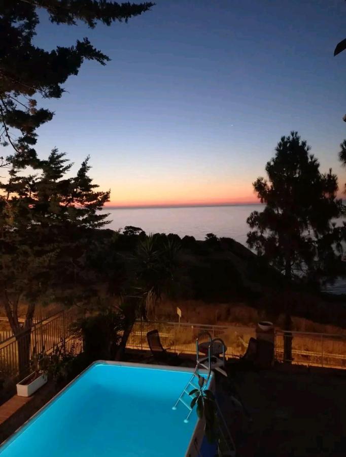 Villa'S Apartment On The Beach, Swimming Pool A/C 팔레르모 외부 사진