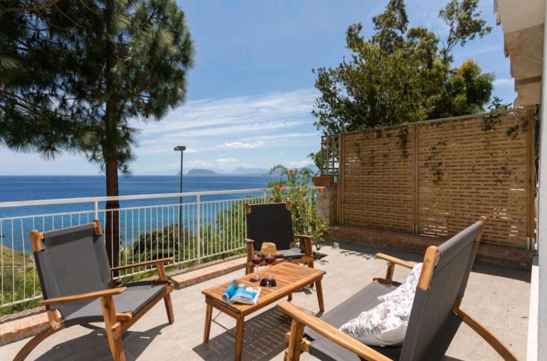 Villa'S Apartment On The Beach, Swimming Pool A/C 팔레르모 외부 사진