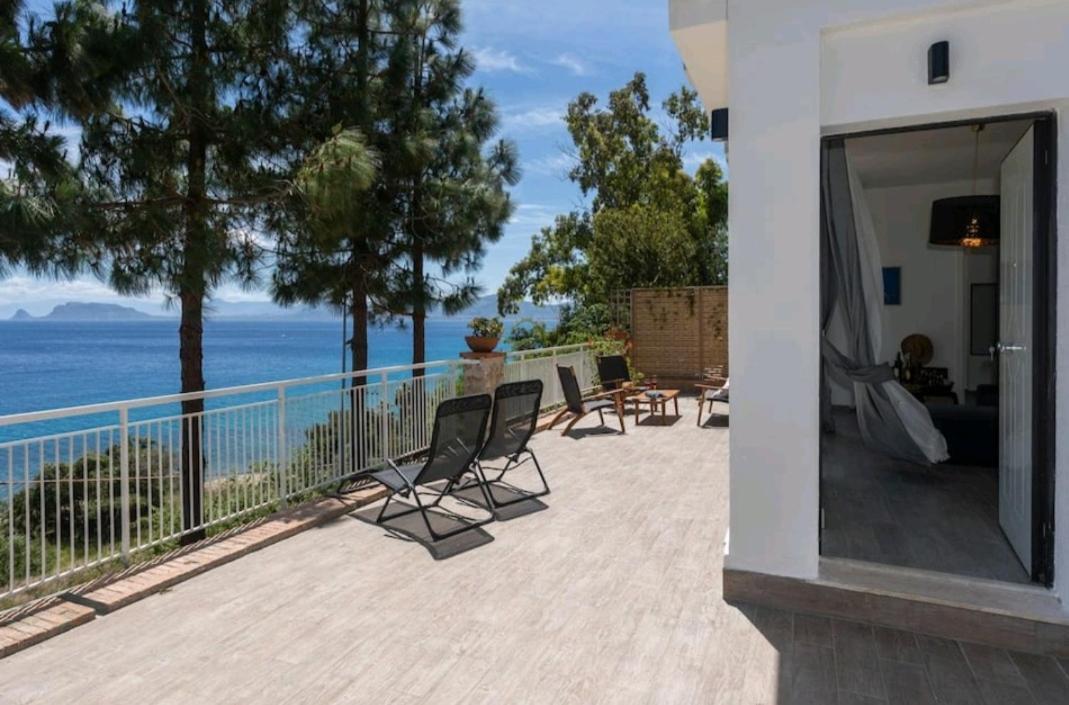 Villa'S Apartment On The Beach, Swimming Pool A/C 팔레르모 외부 사진