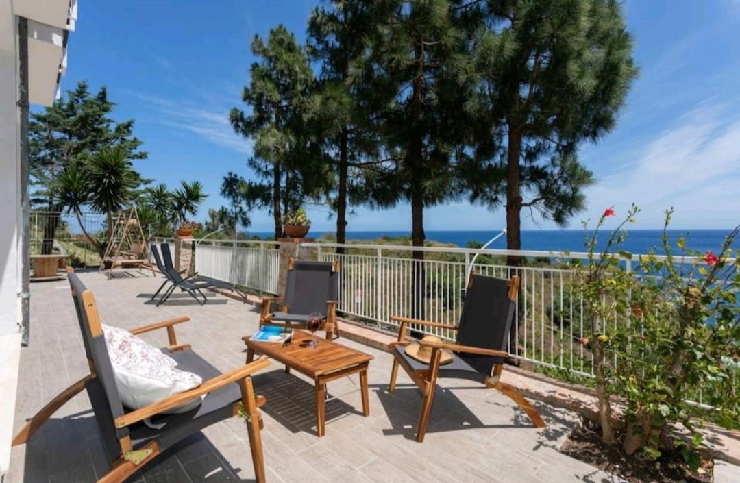Villa'S Apartment On The Beach, Swimming Pool A/C 팔레르모 외부 사진